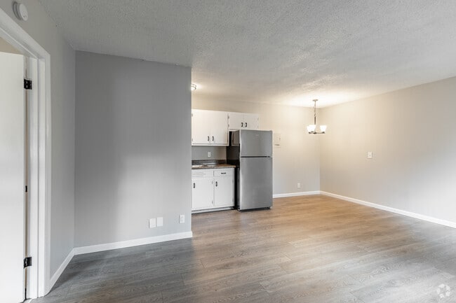 1BR, 1BA - 550SF - Entrance