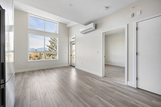 Photo - 45511-45511 Campus Dr