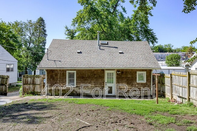 Photo - 4806 Charles St