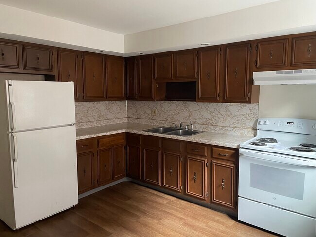 Photo - 111 Sunbury St Apartments Unit 2