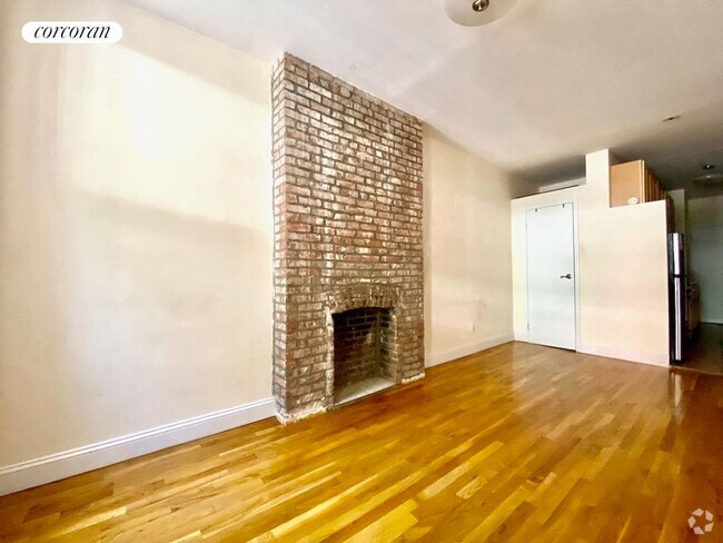 Building Photo - 448 W 55th St Rental