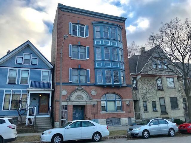 Photo - 815 E Knapp St Apartment