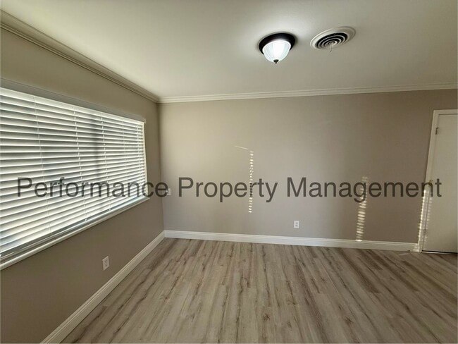 Photo - Beautiful 3 Bed/2 Bath NE Bakersfield Home w/ Pool, Solar & $0 Deposit Option