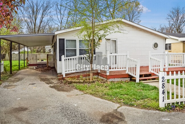 Photo - 2841 W Ray St