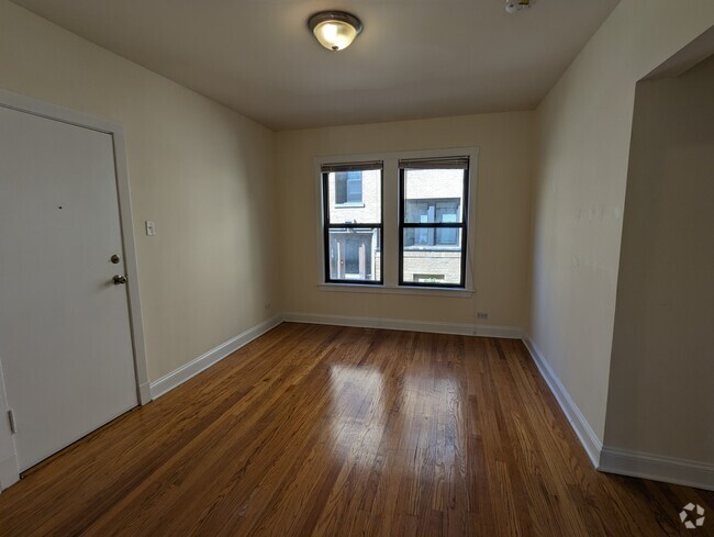 Building Photo - 2617 N Spaulding Ave Unit 3E Rental