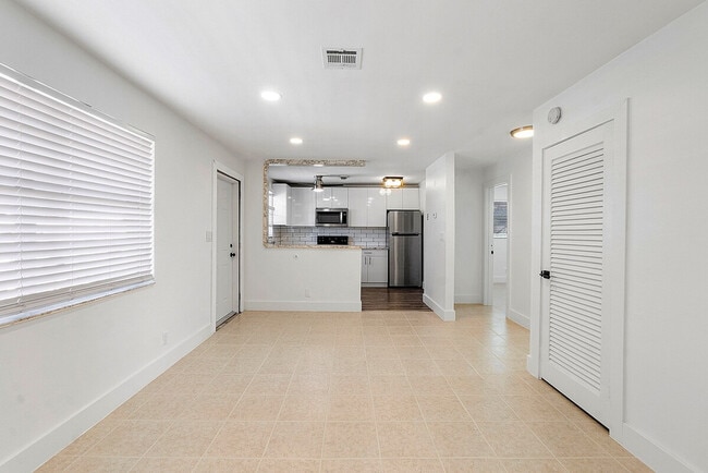 Building Photo - 2250-2270 Southeast 5th Street-SI ID1468042P Unit SI ID1468042P