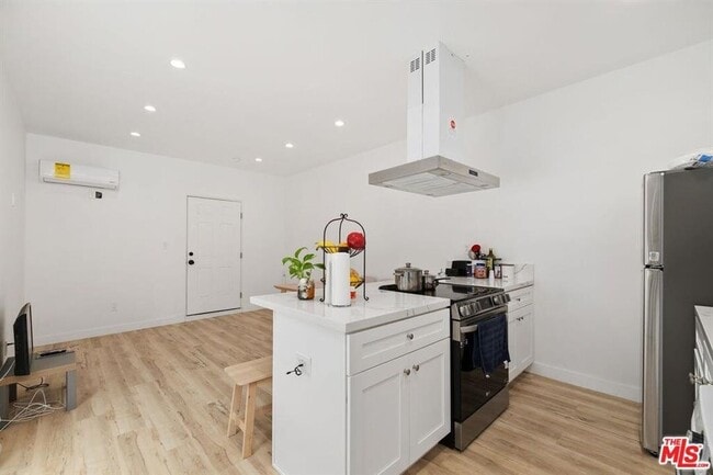 Photo - 4711 St Elmo Dr Unit 4711