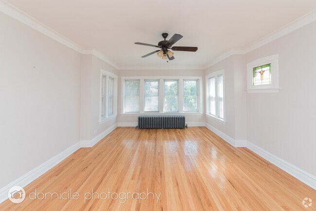 Building Photo - 4906 N Marmora Ave Unit # 02 Rental