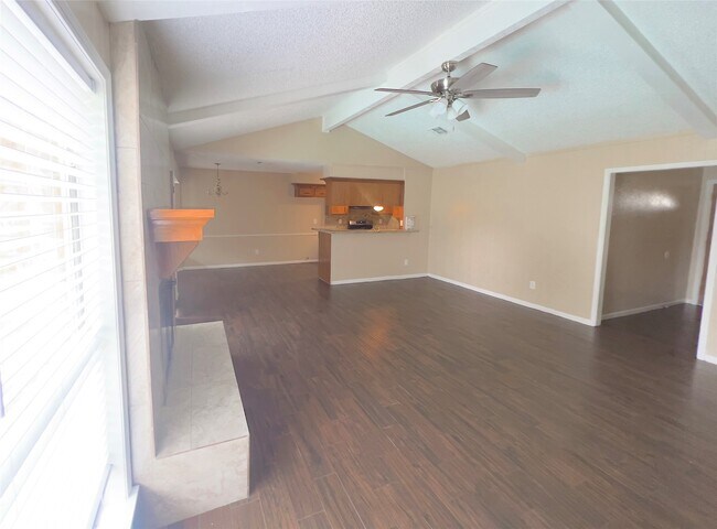 Photo - 430 Breeze Park Dr