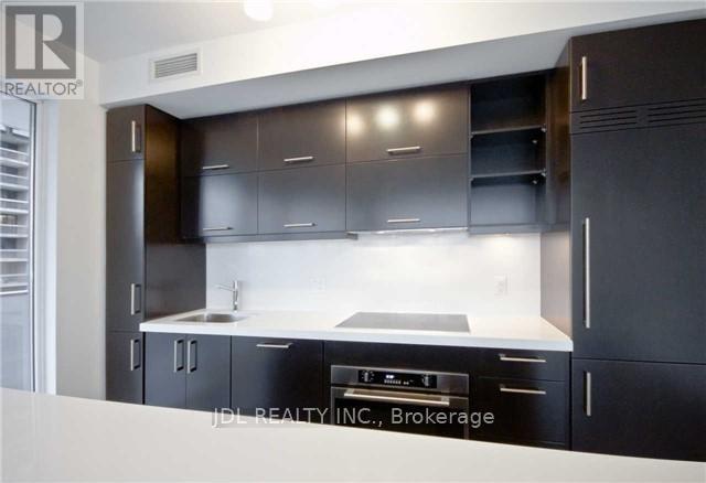 65 St Mary St Unit 707