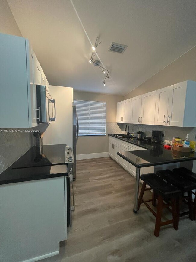 Photo - 8017 Lake Dr Unit 202