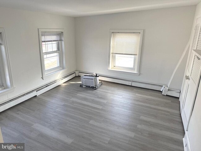 Photo - 134 N Main St