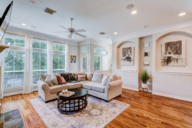 Photo - 606 Leverkuhn St