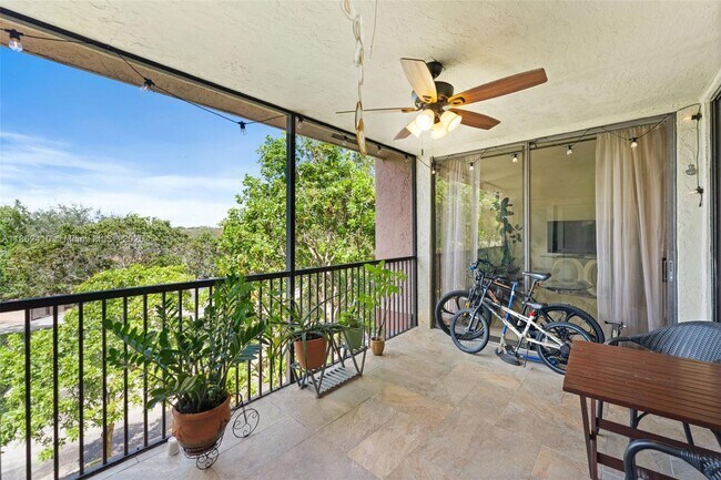 Photo - 10700 NW 14th St Unidad 154