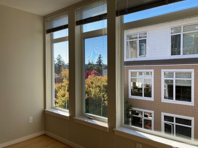 Photo - Harbor Square Condominium Unit B318