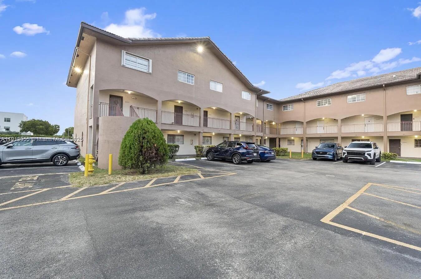 Photo - 8851 NW 119th St Unit Apt 4203