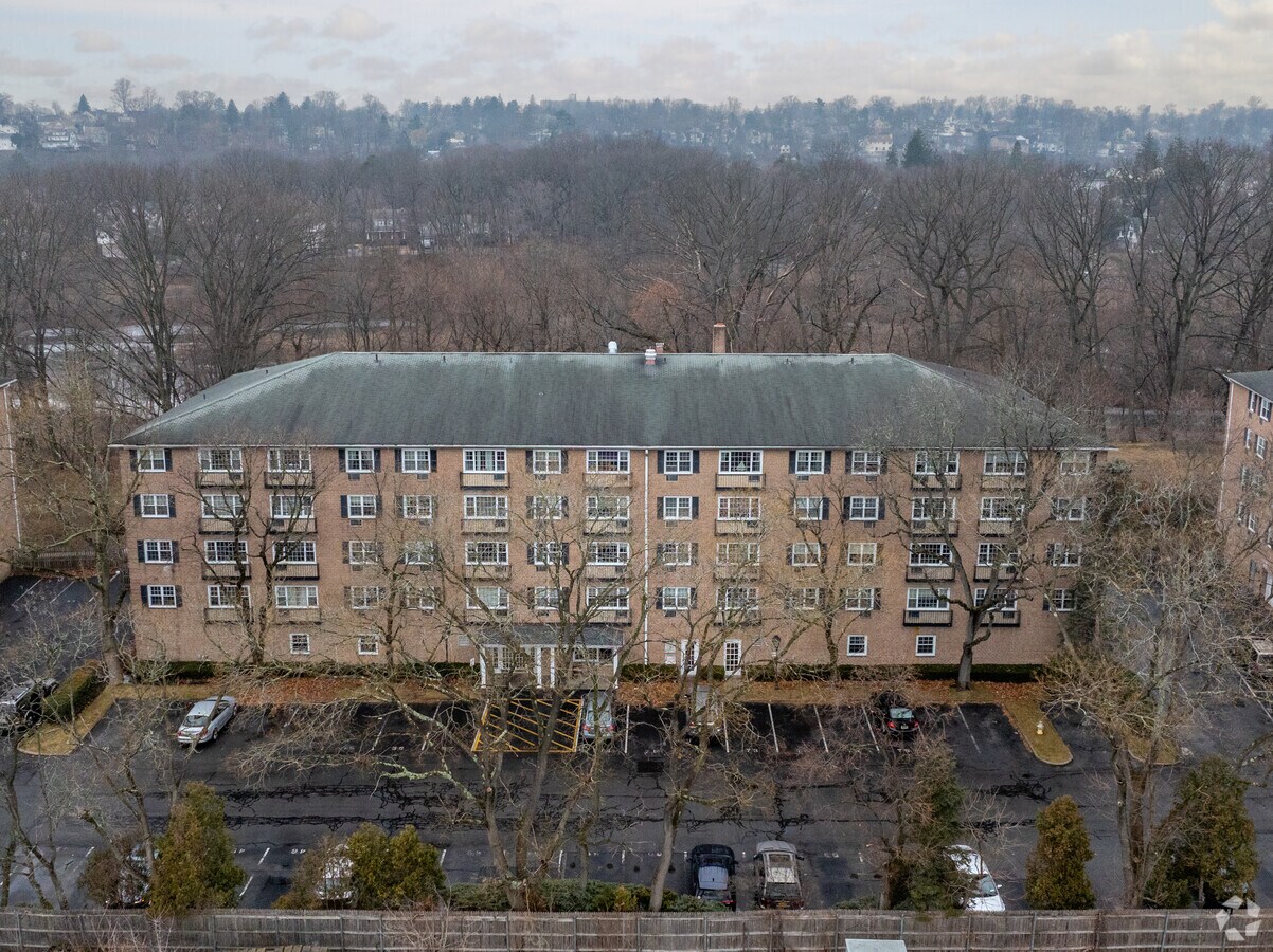 1-4 Consulate Dr - Consulate on the Park