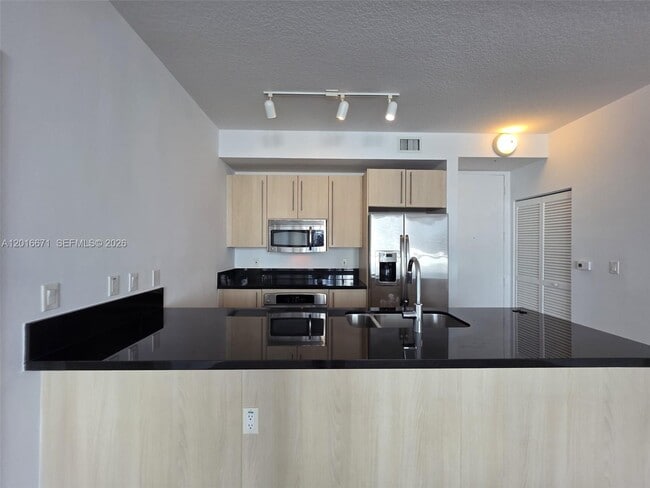 Photo - 1111 SW 1st Ave Unidad 1823-N