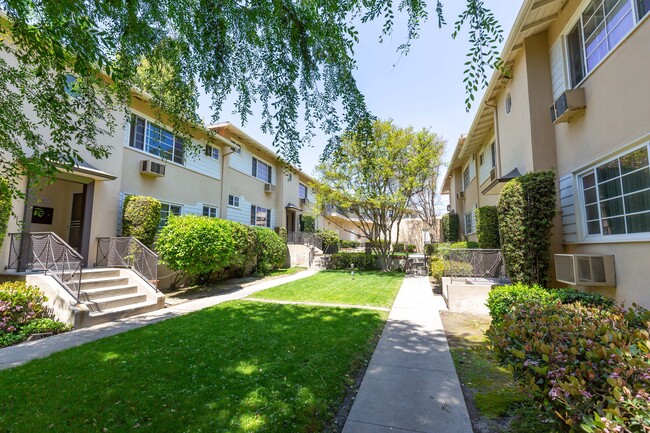 1553-1555 Riverside Dr.