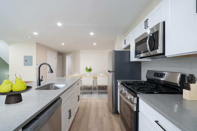 Photo - 171 VAN HORNE St Unidad 1