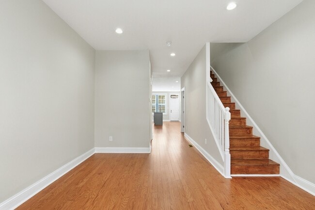 Photo - 2215 E Biddle St