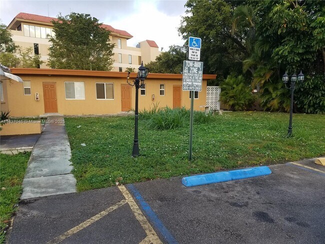 Photo - 13770 NE 20th Pl Unit 03