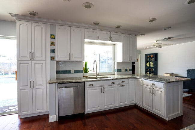 Cocina - 8679 Merrimoor Blvd