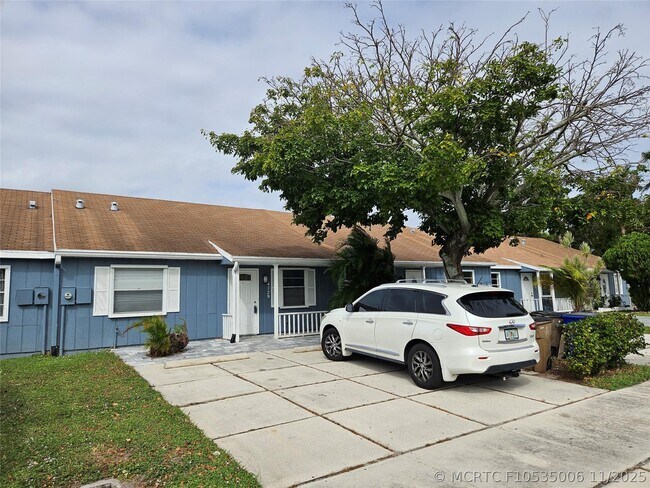 4729 NW 4th Terrace
