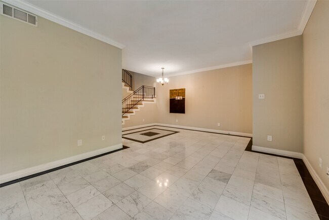 1300 Augusta Dr Unit 28