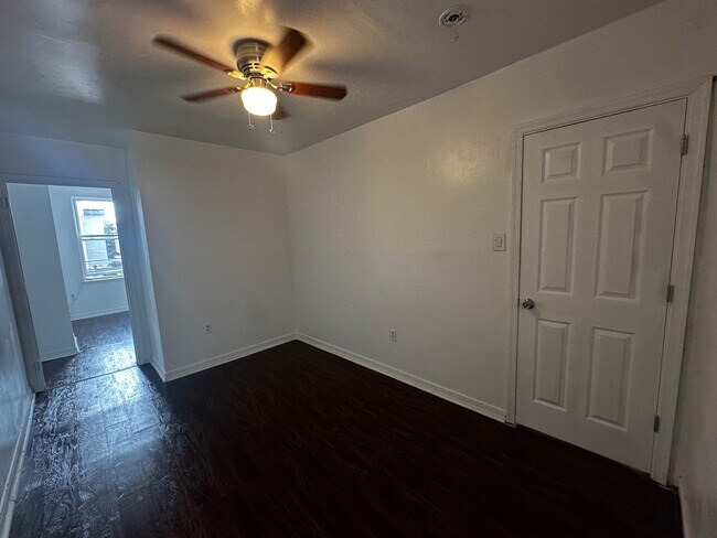 Photo - 1813 N Gratz St
