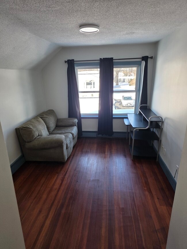 Building Photo - 1104 Tacoma St Unit 2