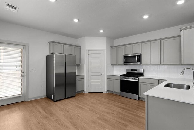 Photo - 10933 Tildon Ave