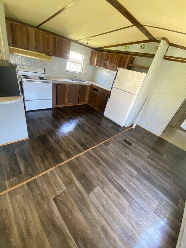 Photo - 100 Lunsford Cir