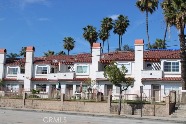 Building Photo - 260 E Beverly Blvd