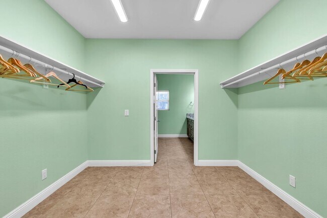 Photo - 4615 E St Louis Ave