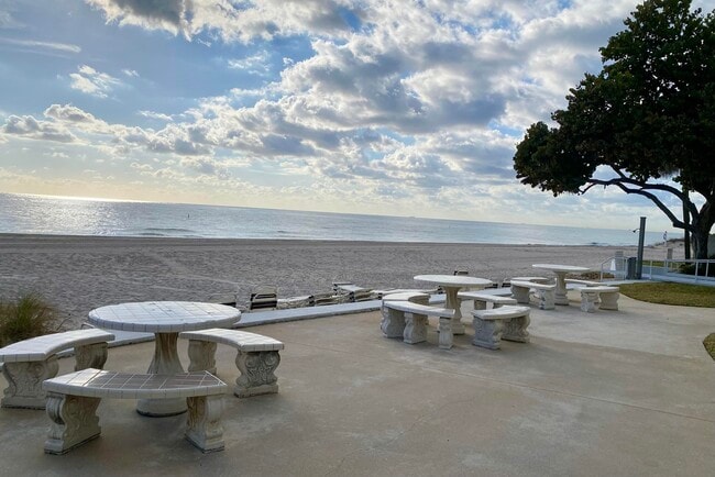 Building Photo - 1500 S Ocean Blvd Unit 608