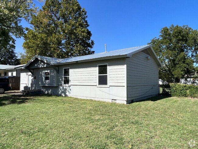 Building Photo - Comfortable Family Living in North Tulsa |... Rental