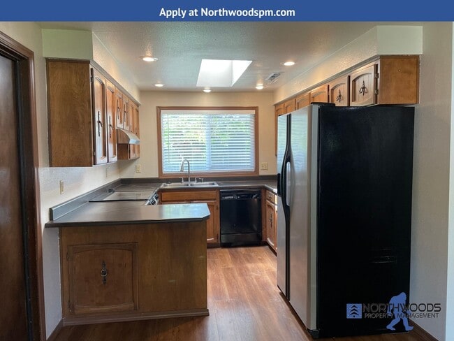 Photo - Very Nice 3 Bedroom 2 Bath Home with a Dettached Large Bonus Room w/Heating and Cooling