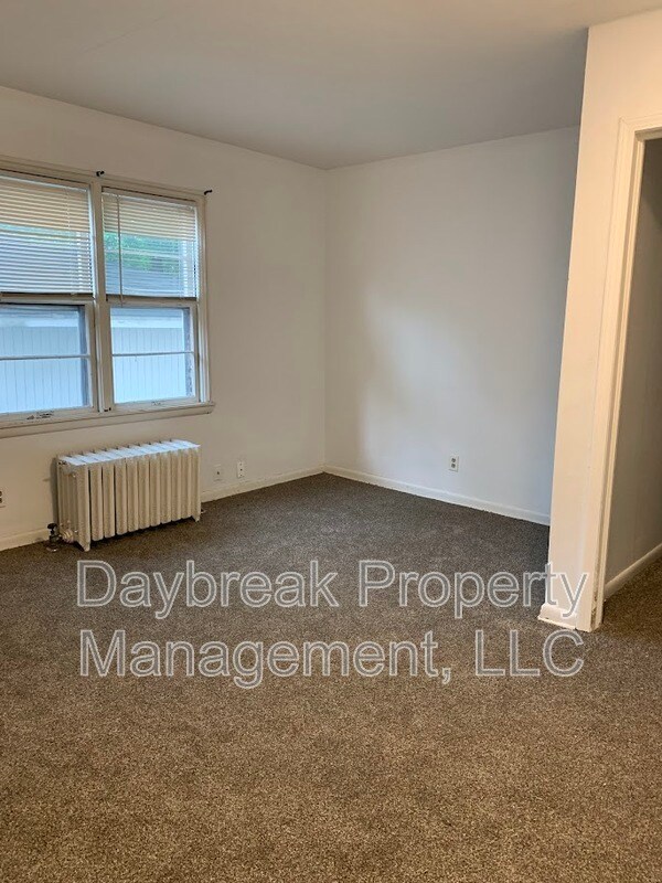 Photo - 1209-11 1/2 11 1/2 St N Rental