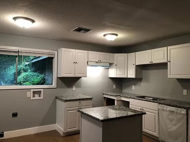 Photo - 1425-1425 Mahlow Dr Unit 1423