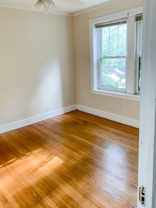 Photo - 4913 N Hermitage Ave Unit 2