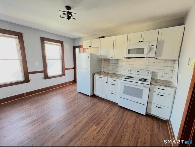 Building Photo - 75 Ridgewood St Unit 2