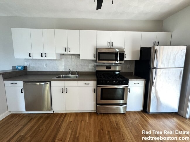 Photo - 345 Border St Unidad 2