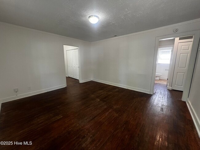 Photo - 202 Meares St