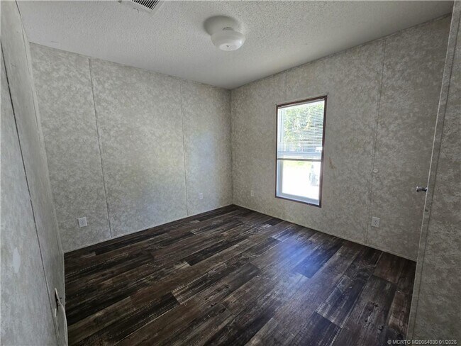 Photo - 112 NE 18th St