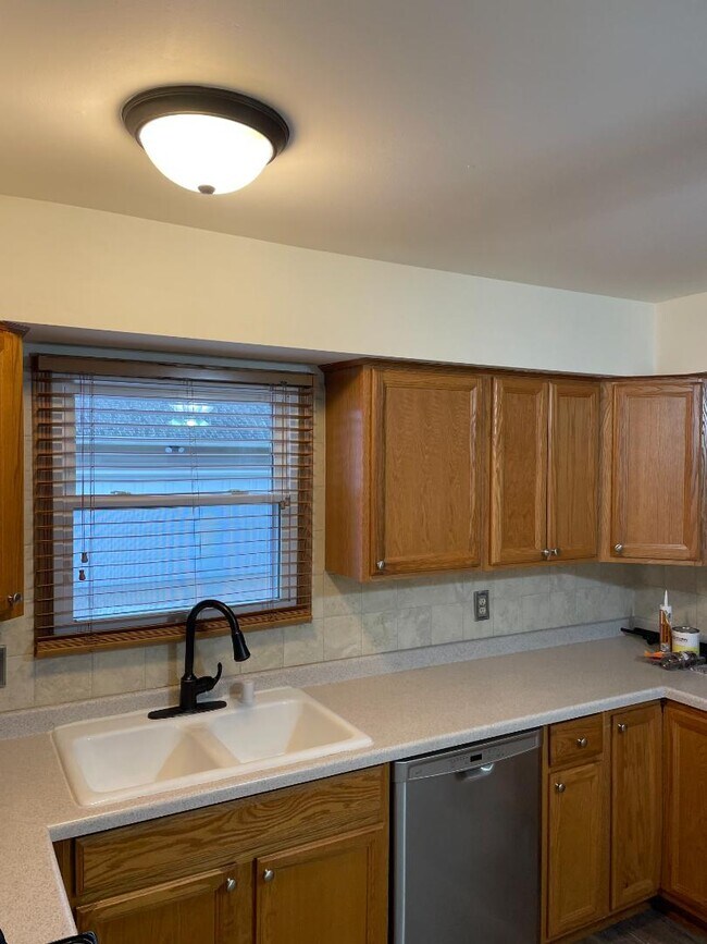 Photo - 9221-9223 W Morgan Ave - 9223