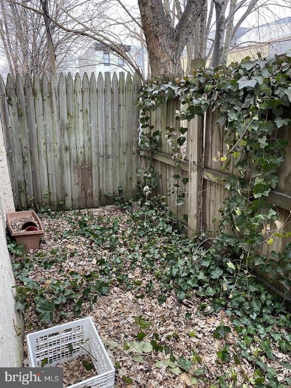 Photo - 460 Moyer St