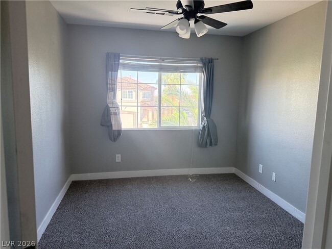 Photo - 977 Plantain Lily Ave