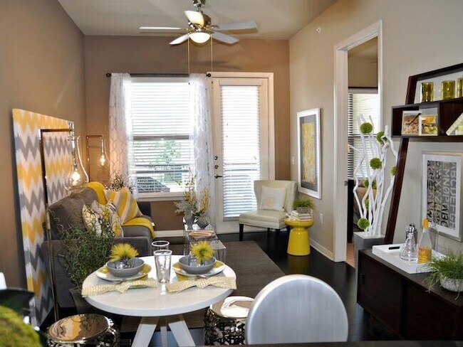 Photo - 5455 Richmond Ave.