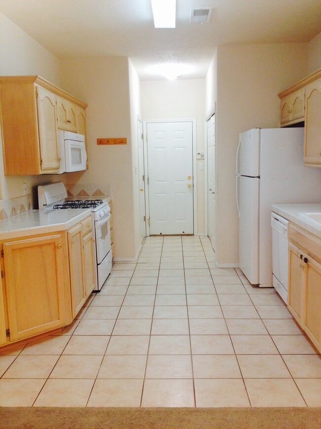 Photo - 7408 Tricia Rd NE